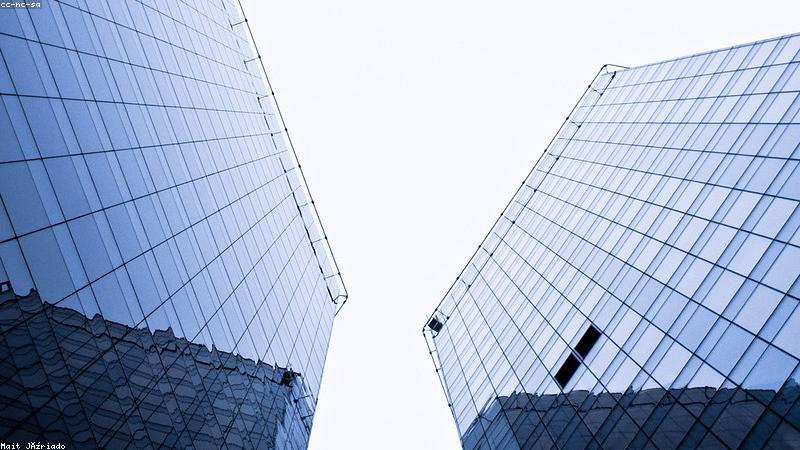 p站官网关于我们主视觉：多彩灵感从屏幕飞出，连接创作者与艺术世界